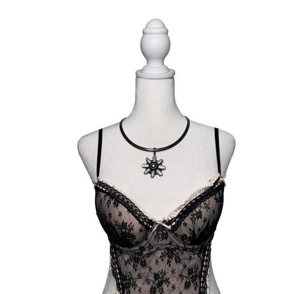 Victoria's Secret Sexy Little Things Made Apron Lingerie Women's 34B Y2K - Picture 4 of 7